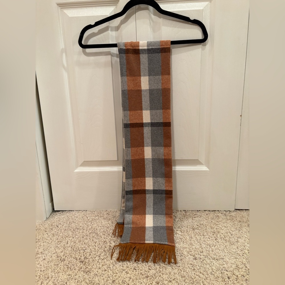 Hand crafted/hand made scarf